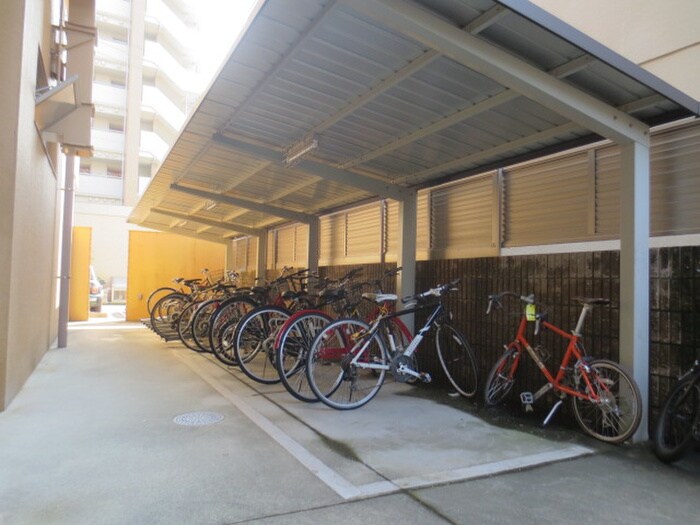 物件外観写真4　(駐輪場)