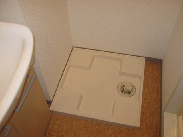 物件内観写真11　(洗濯機置場)