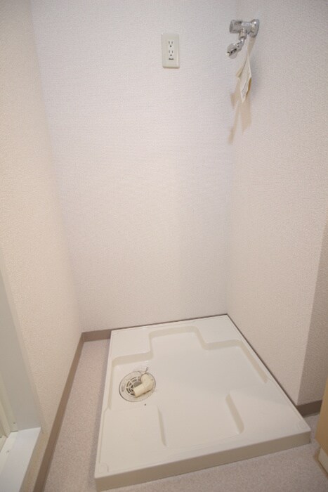 物件内観写真14　(洗濯機置場)