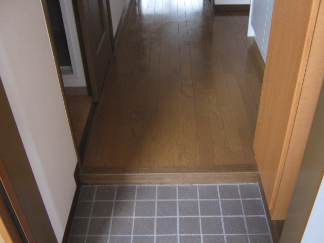 物件内観写真15　(玄関)