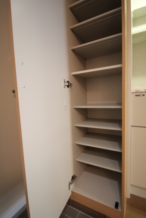 物件内観写真18　(靴箱)