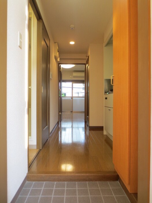 物件内観写真19　(玄関)