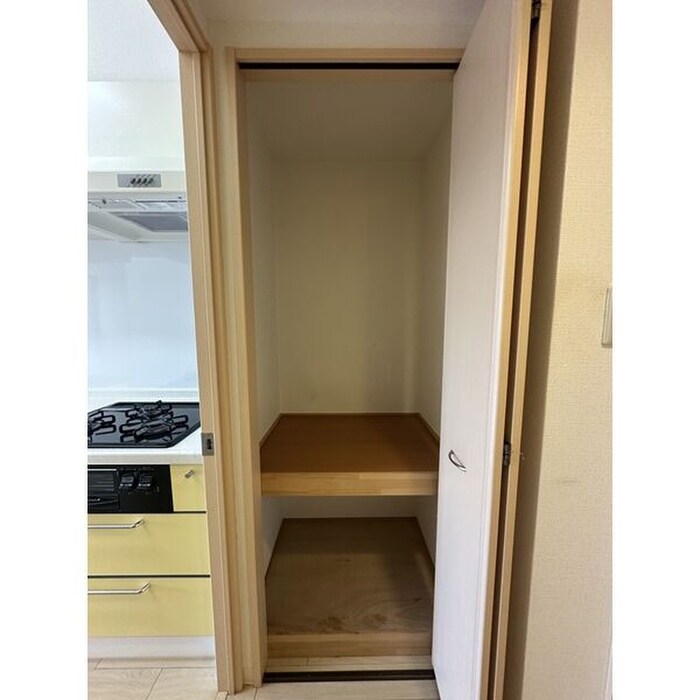 物件内観写真12　(収納)