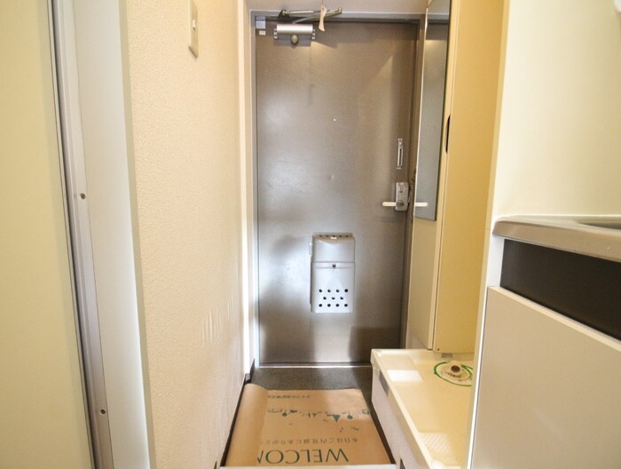 物件内観写真9　(玄関)