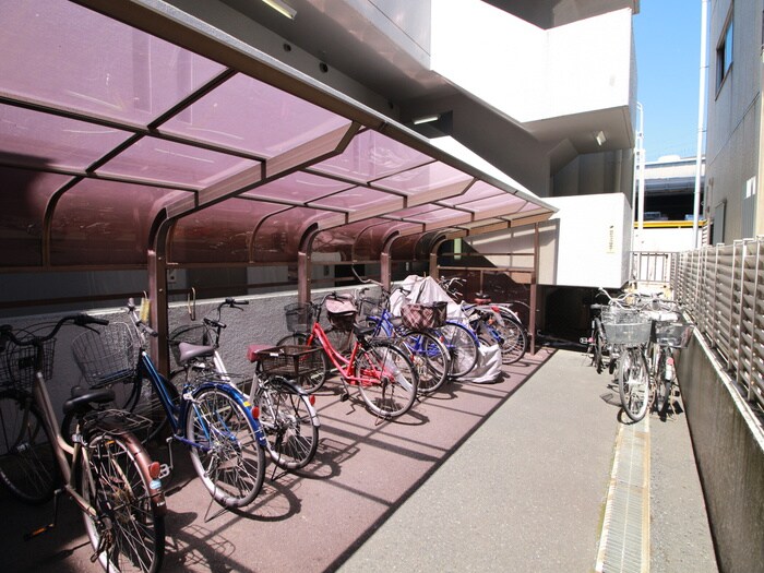 物件外観写真3　(駐輪場)