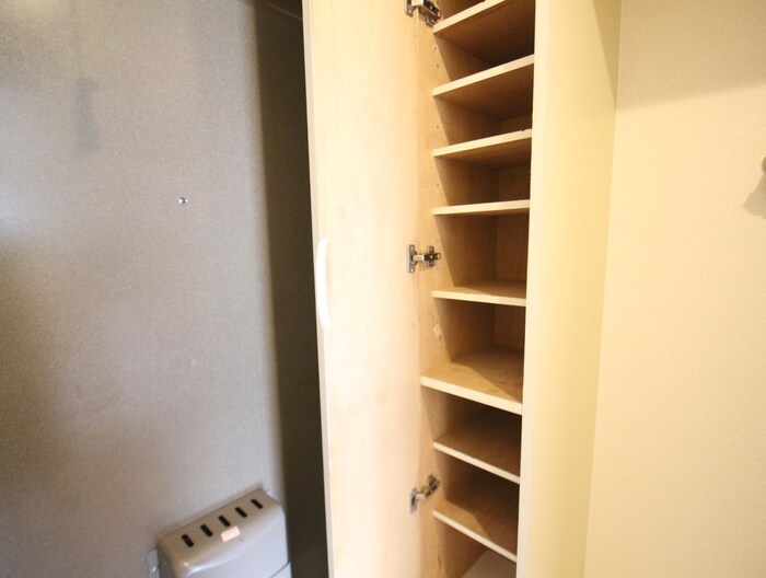 物件内観写真10　(靴箱)