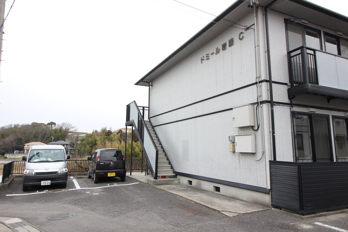 物件外観写真6　(駐車場)