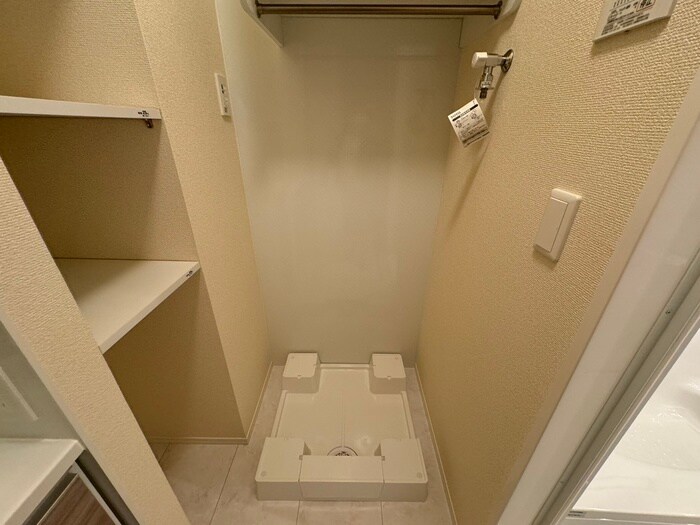 物件内観写真13　(洗濯機置場)