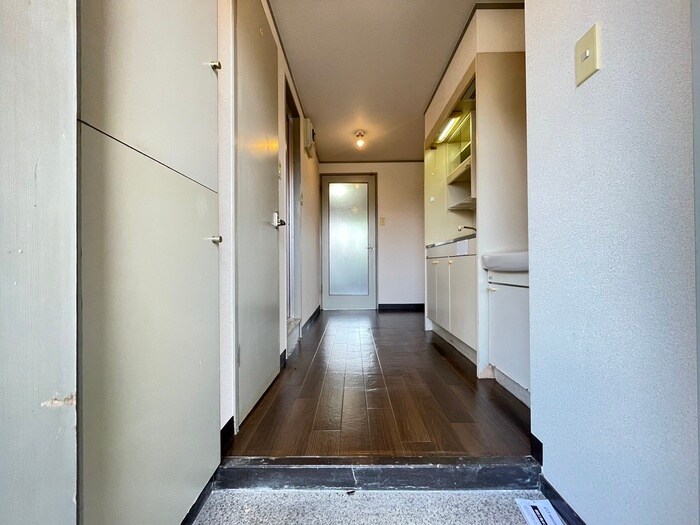 物件内観写真18　(廊下)