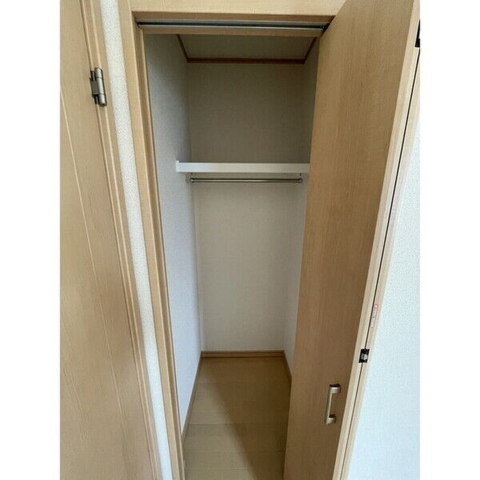 物件内観写真12　(収納)