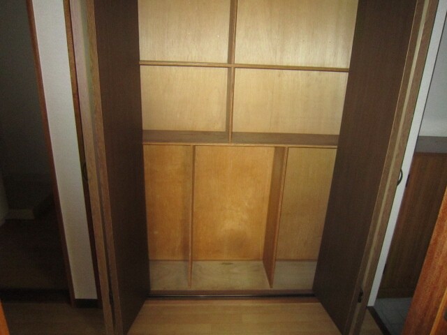 物件内観写真6　(収納)
