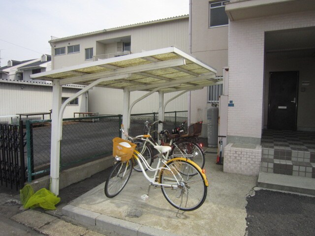 物件外観写真3　(駐輪場)