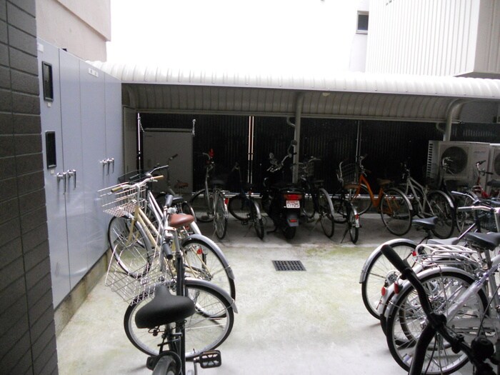物件外観写真5　(駐輪場)