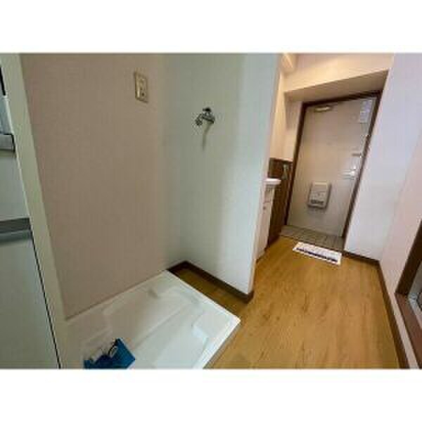 物件内観写真13　(洗濯機置場)