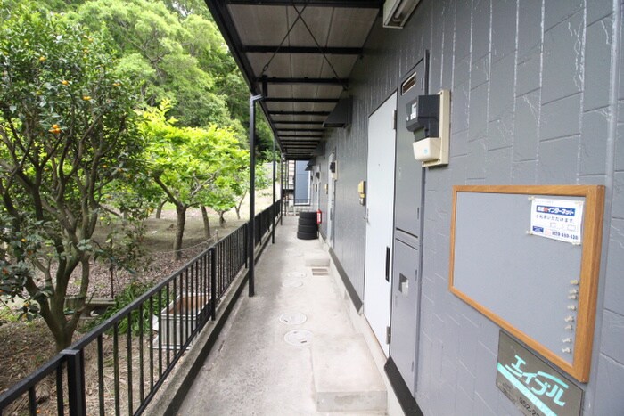 物件外観写真6　(エントランス部分)