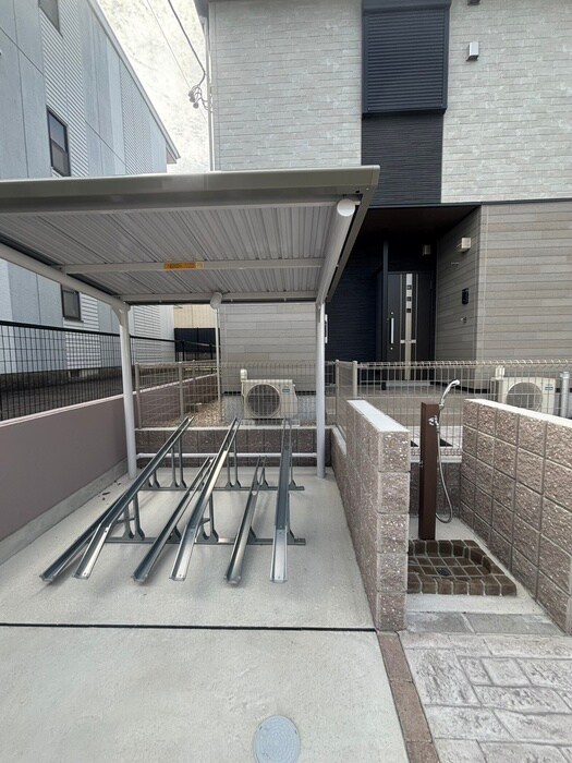 物件外観写真3　(駐輪場)