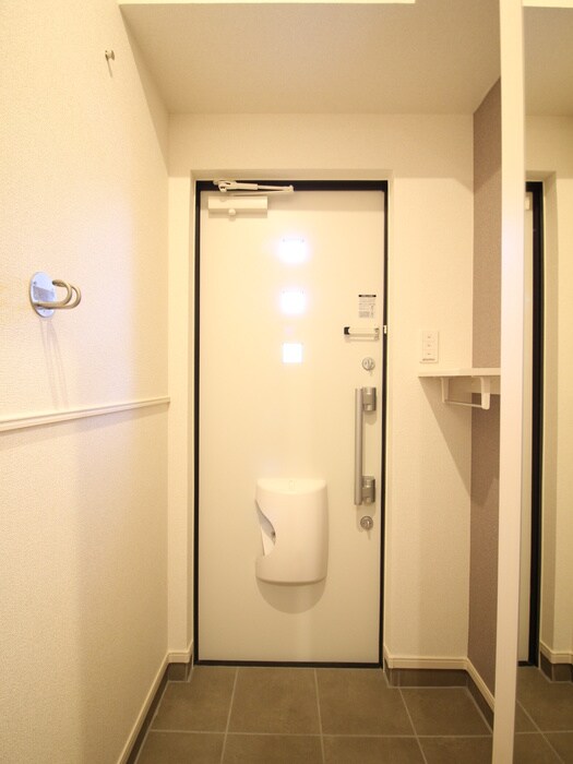 物件内観写真22　(玄関)