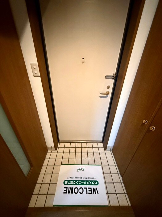 物件内観写真17　(玄関)