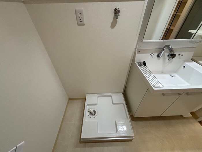 物件内観写真13　(洗濯機置場)