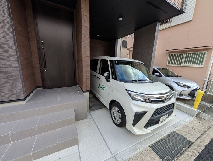 物件外観写真3　(駐車場)