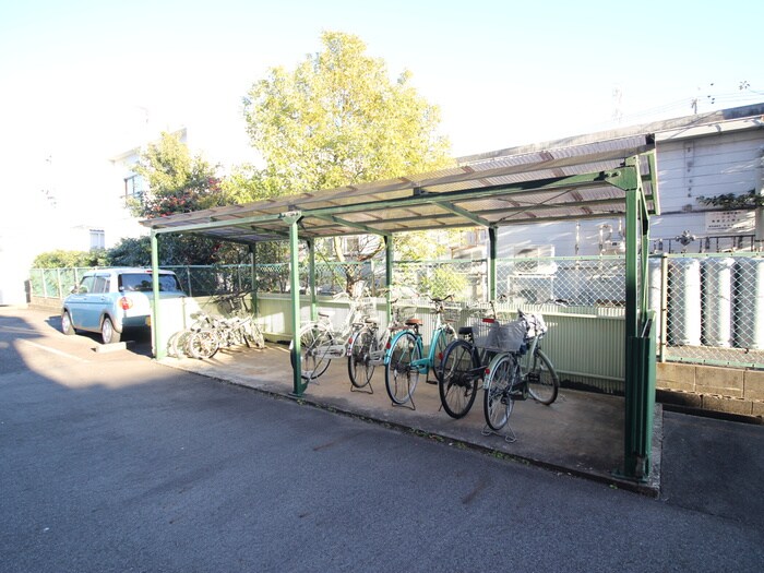 物件外観写真4　(駐輪場)