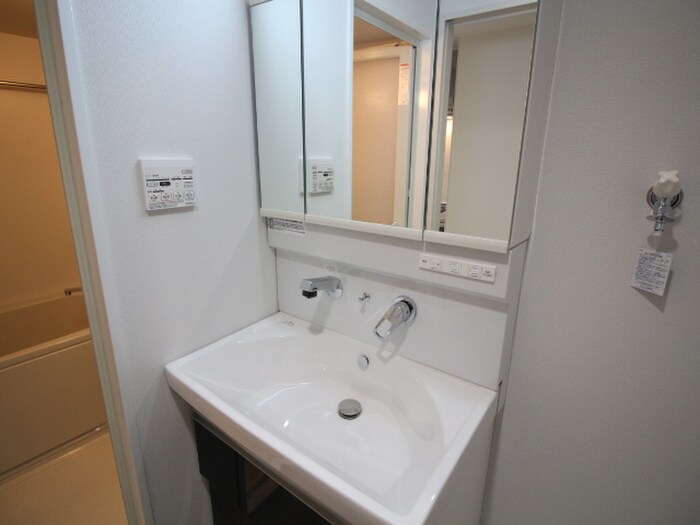 物件内観写真8　(洗面)