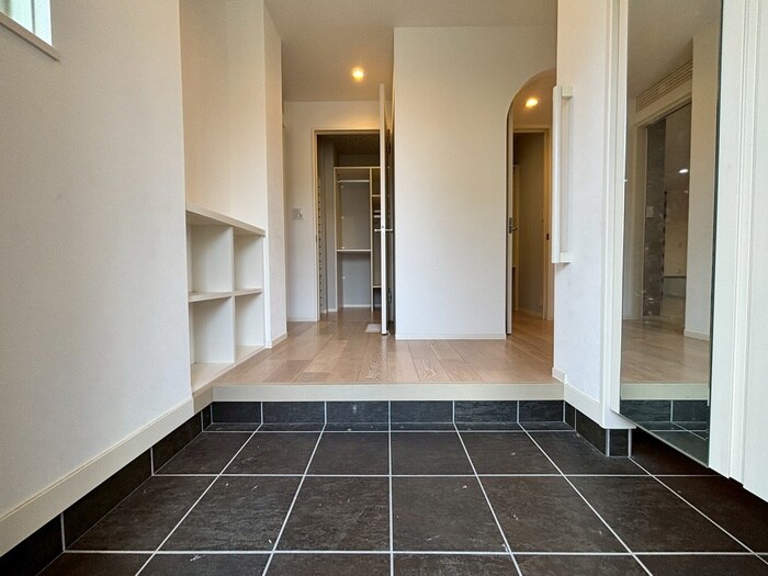 物件内観写真21　(玄関)