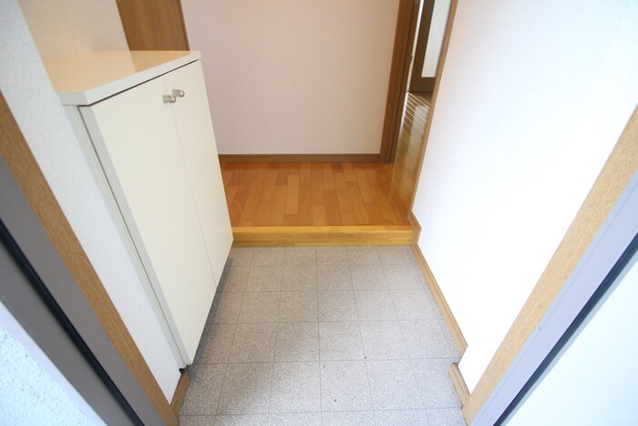 物件内観写真7　(玄関)