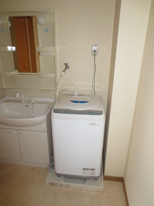 物件内観写真21　(洗濯機置場)