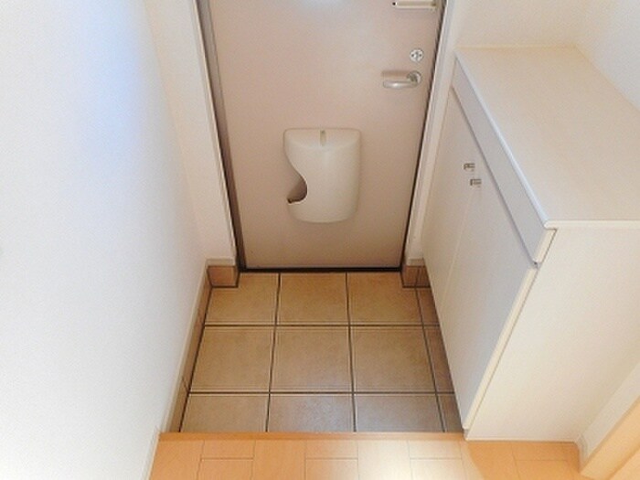 物件内観写真5　(玄関)