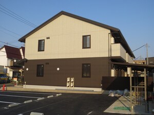 トロワ　ボナール岩船外観写真