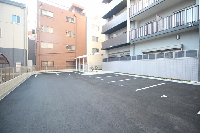 物件外観写真2　(駐車場)