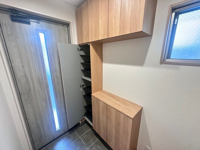 物件内観写真8　(靴箱)