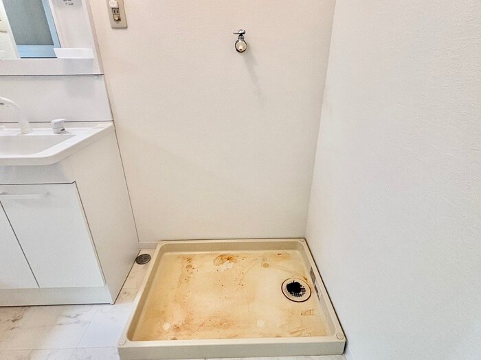 物件内観写真15　(洗濯機置場)