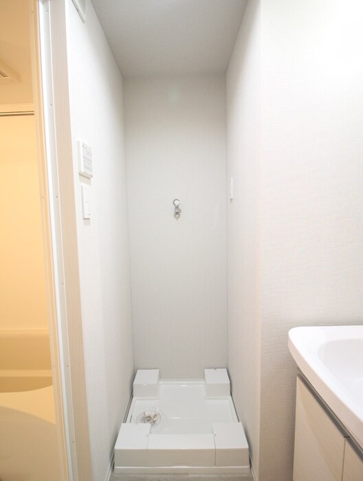 物件内観写真14　(洗濯機置場)