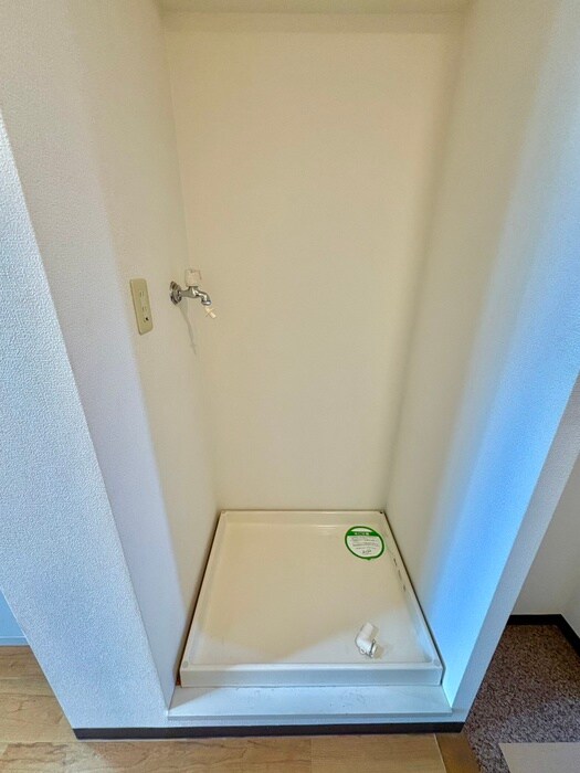 物件内観写真13　(洗濯機置場)