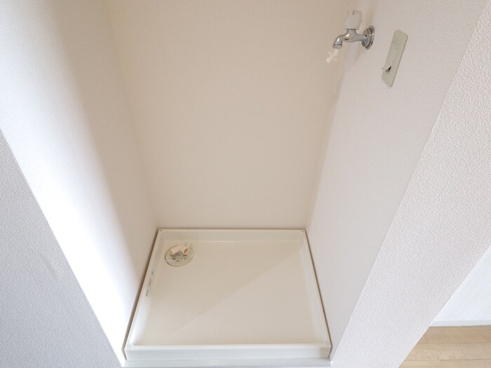 物件内観写真14　(洗濯機置場)