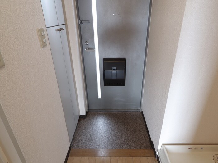 物件内観写真17　(玄関)