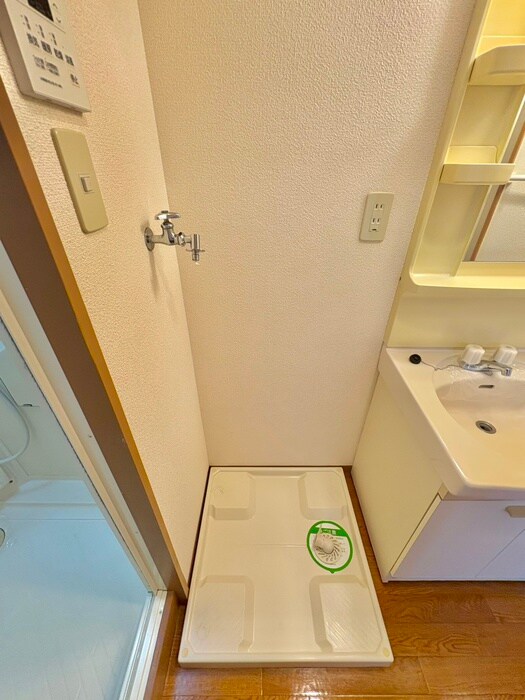 物件内観写真13　(洗濯機置場)