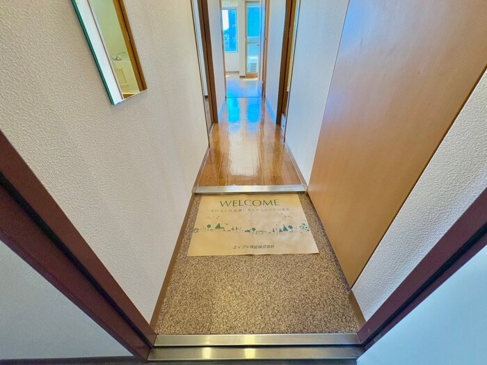 物件内観写真17　(玄関)