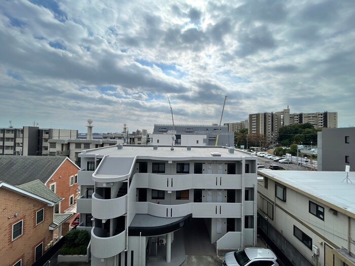 物件内観写真15　(室内からの展望)