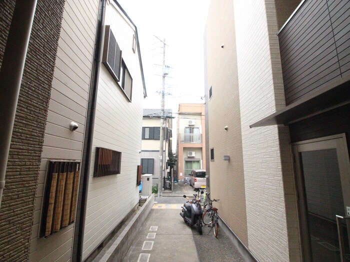 物件内観写真18　(室内からの展望)