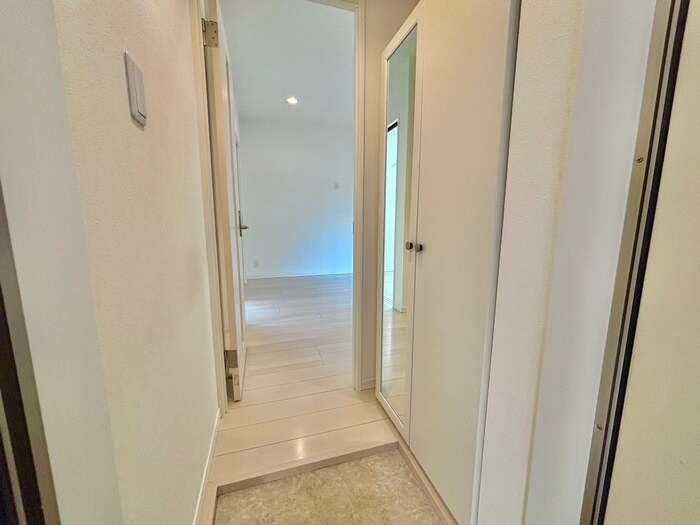 物件内観写真18　(玄関)