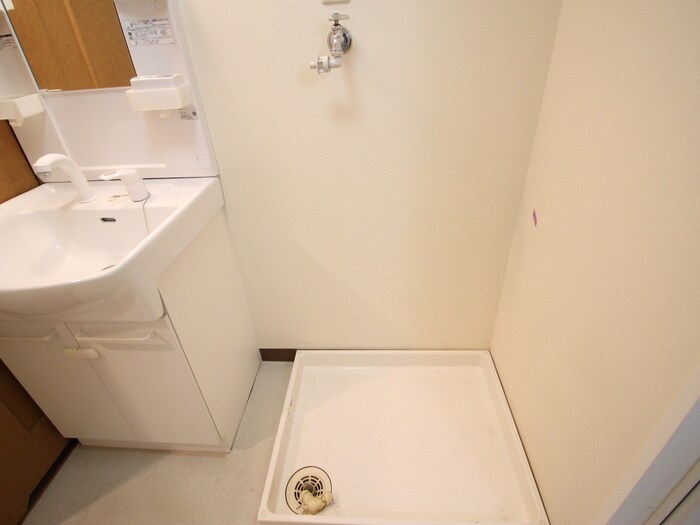 物件内観写真13　(洗濯機置場)