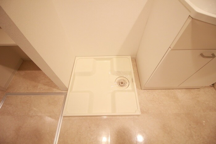 物件内観写真12　(洗濯機置場)