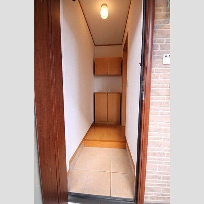 物件内観写真5　(玄関)