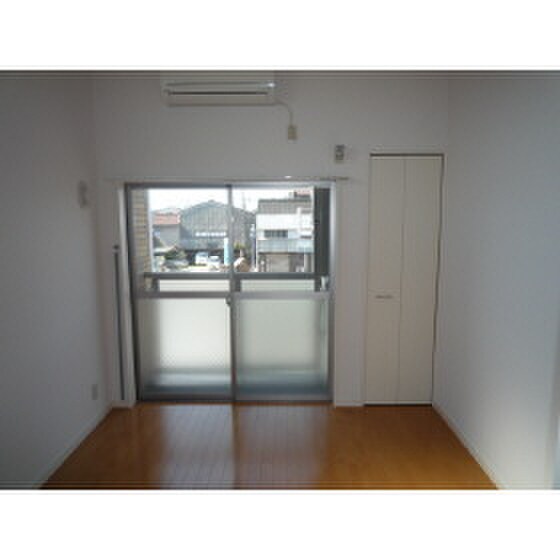 物件内観写真8　(居室)