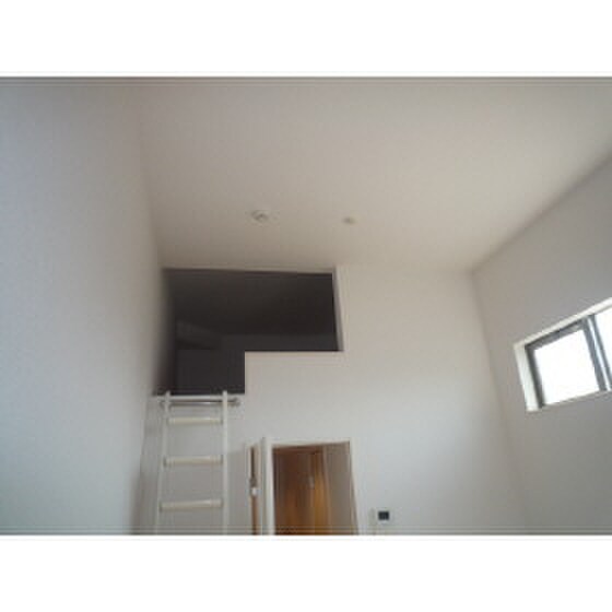 物件内観写真9　(ロフト)
