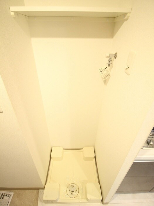 物件内観写真14　(洗濯機置場)