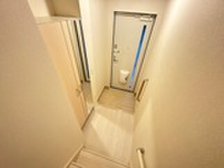 物件内観写真7　(玄関)